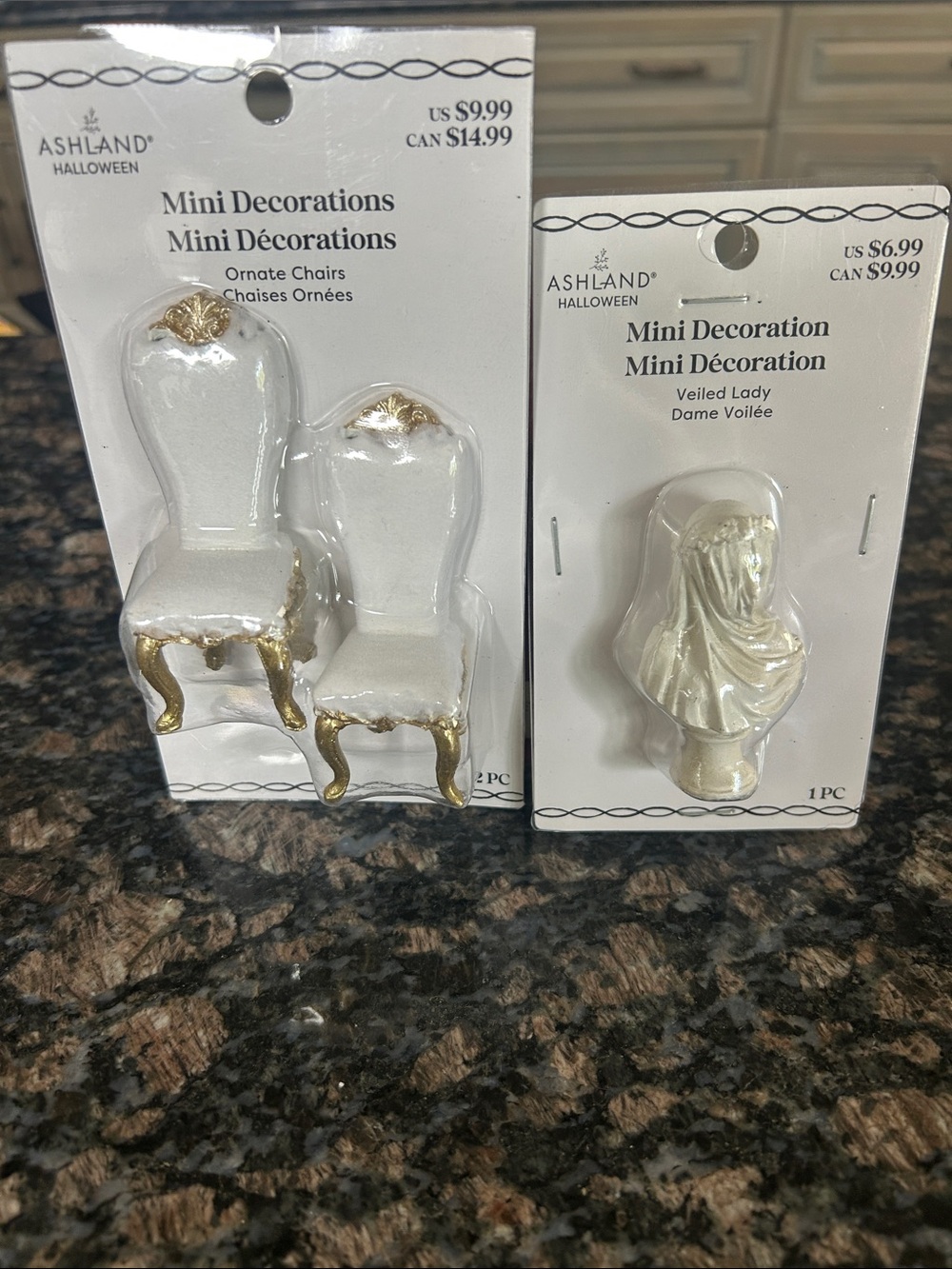ASHLAND HALLOWEEN MINI DECORATIONS LOT IF 2 NWT